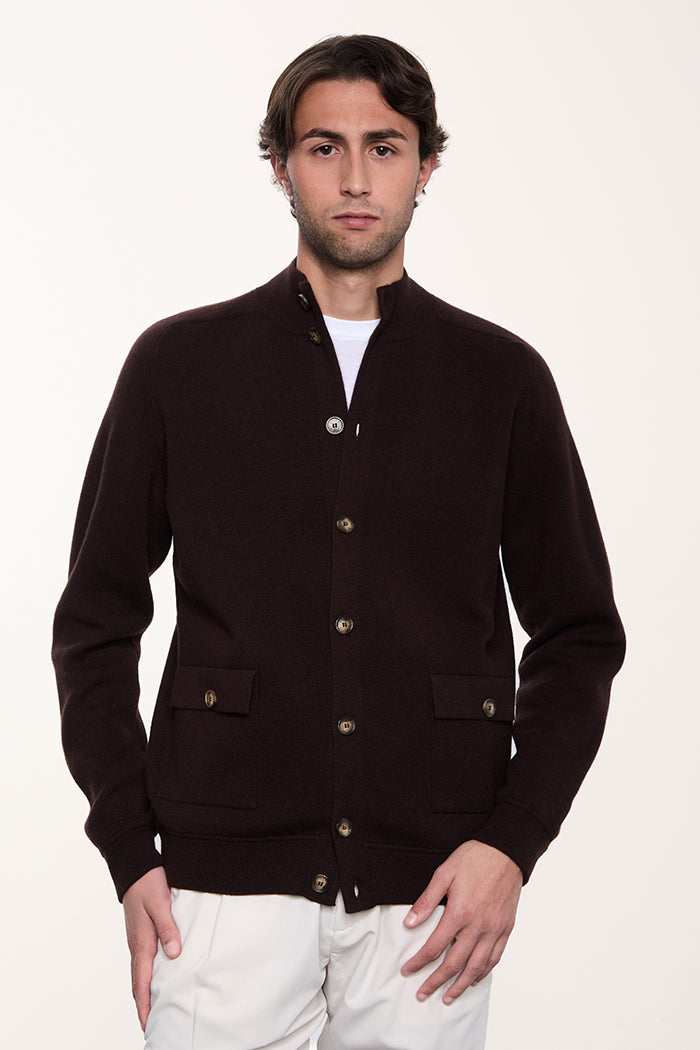 Cardigan con bottoni da uomo in cashmere stile bomber con tasche , Made in Italy - colore Marrone.