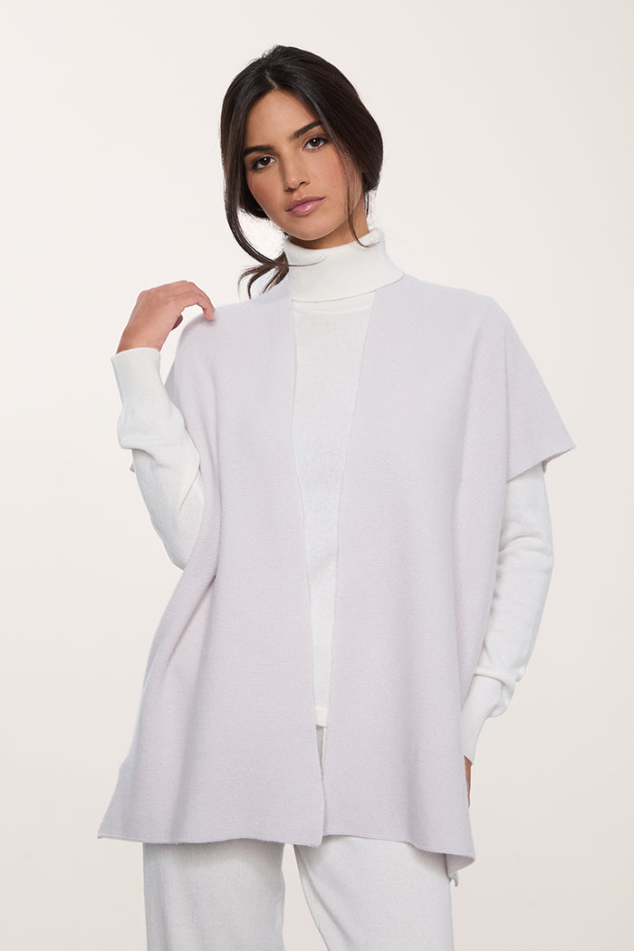 Gilet donna in puro cashmere con lavorazione links, gilet 100% Made in Italy colore ghiaccio.