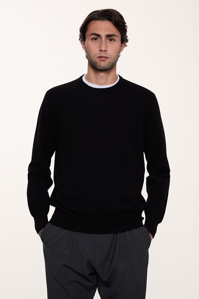 Maglione girocollo in cashmere made in Italy da uomo colore nero.
