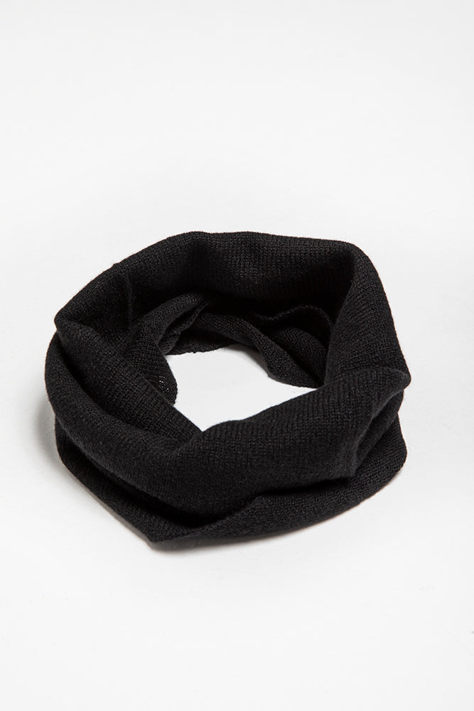Scaldacollo 100% cashmere colore nero.