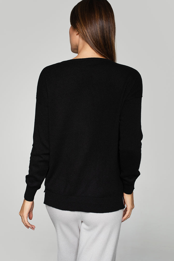 Retro maglione in morbido cashmere per l'inverno. 