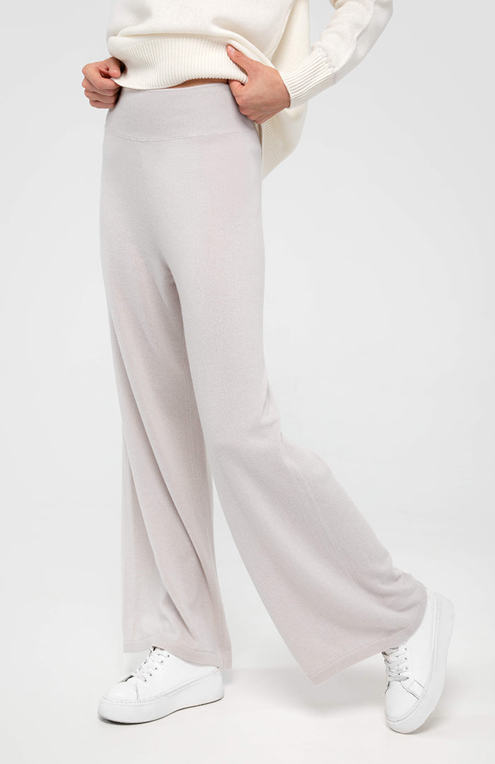 Caldo, confortevole ed elegante. Pantalone in maglia 100% cashmere.