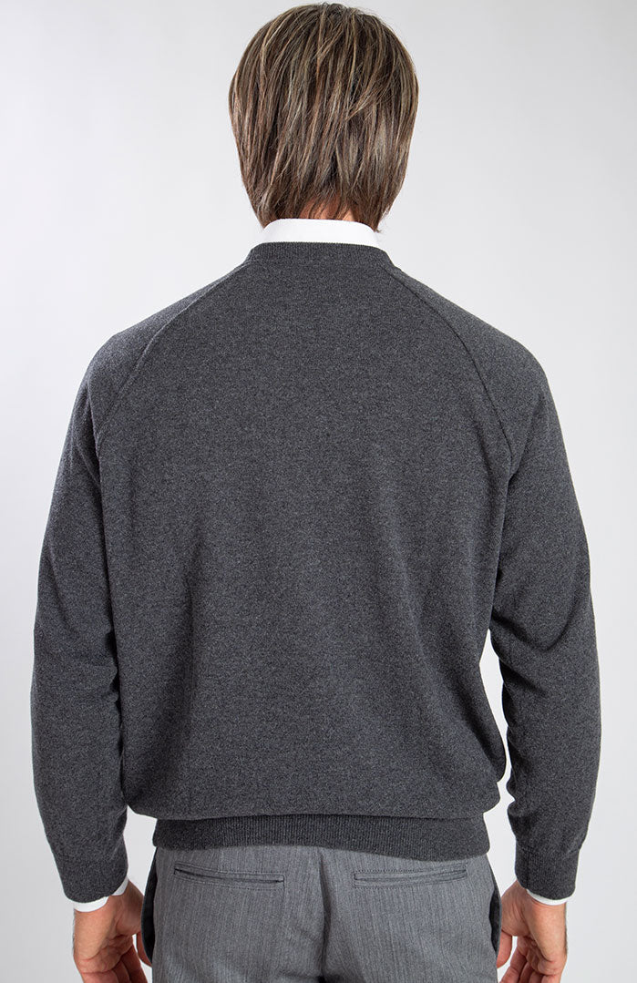 Felpa girocollo in puro cashmere color antracite, dietro.